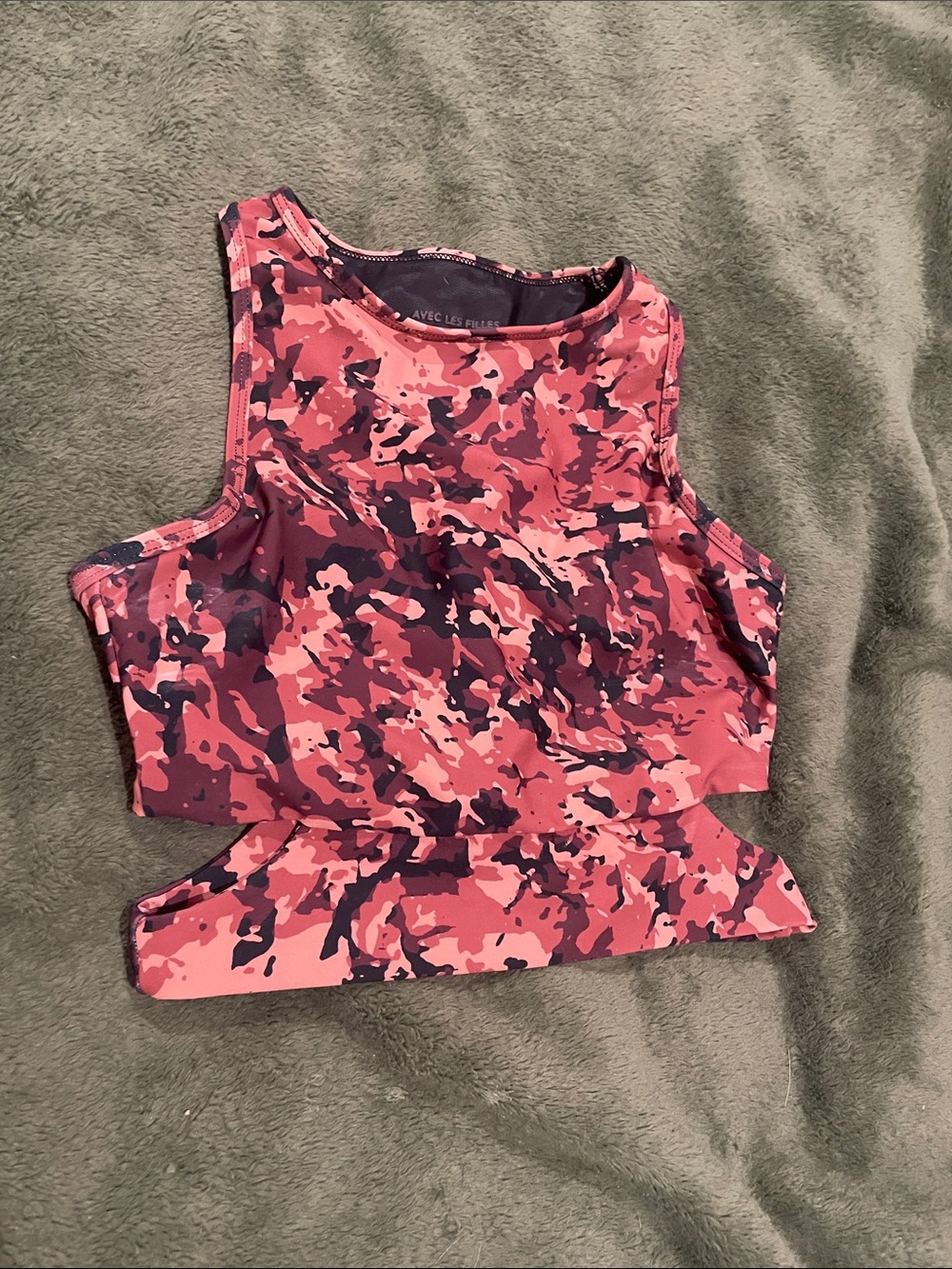 Avec Les Filles Pink Camo Crop / Cutout Workout Tank